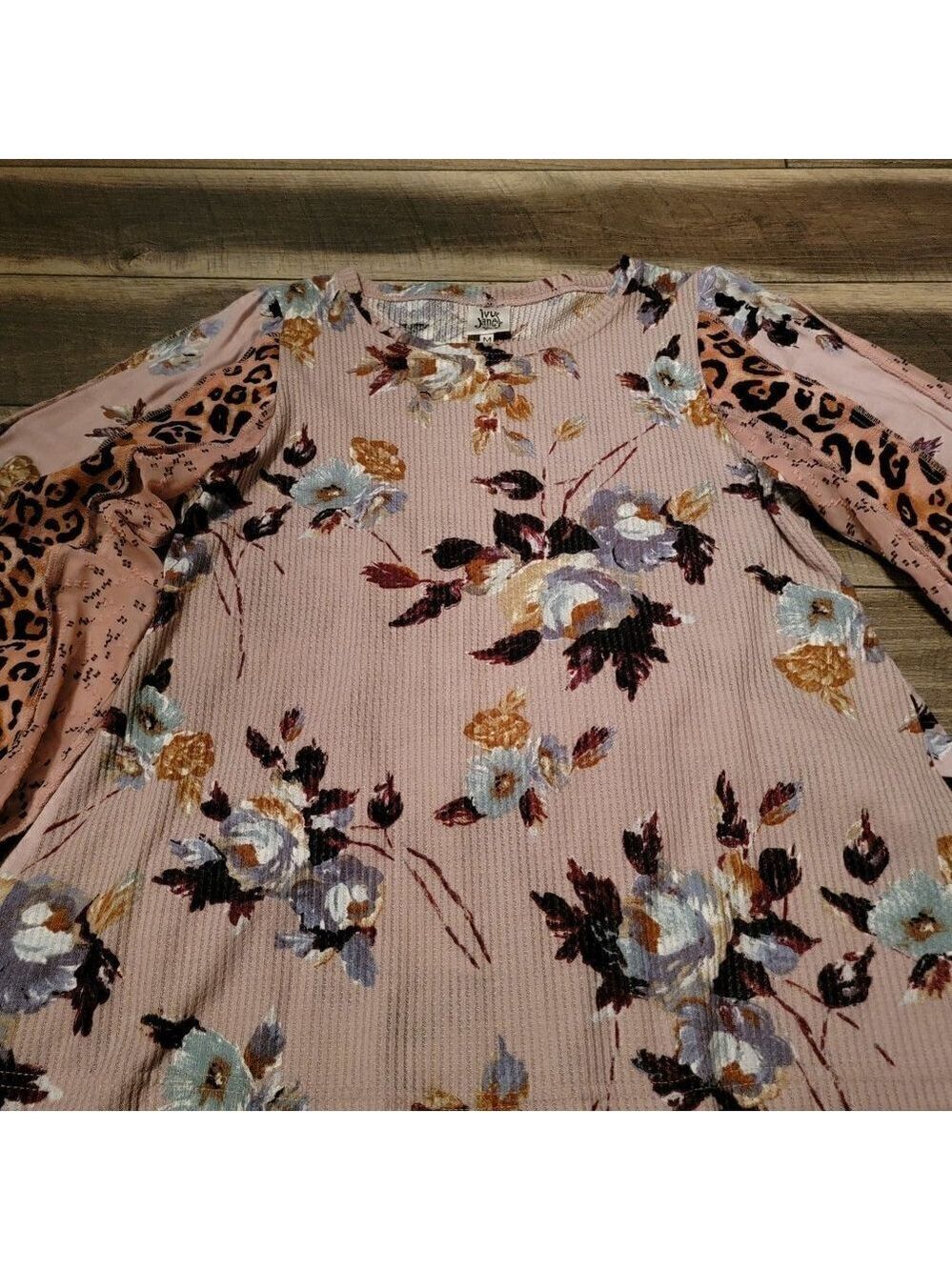 Ivy Jane Mixed Material Top.  Waffle fabric top with different kinds of fabric - Picture 5 of 9
